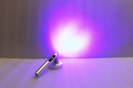 Lampu senter LED UV 365nm dengan daya baterai 5W